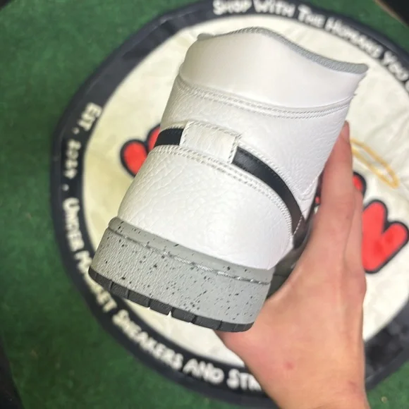 Jordan 1 Mid Cement - Picture 5 of 6